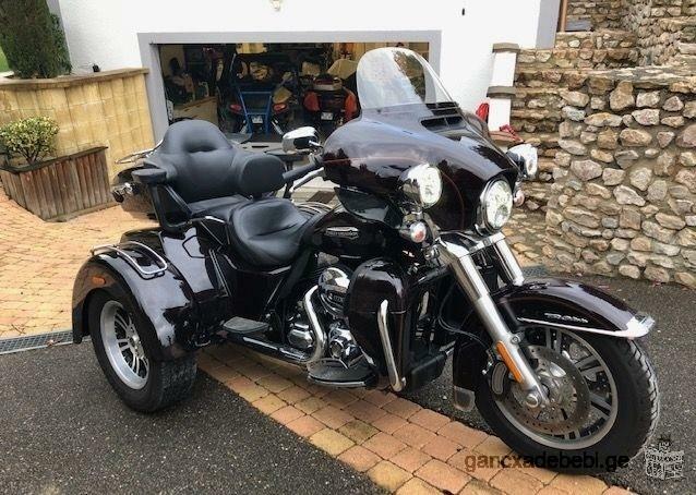 je me sépare de la moto HARLEY 3 roue