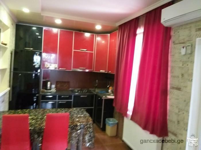 Flat for rent in Tbilisi 3 (three) bedrooms, metro station square (dadiani)