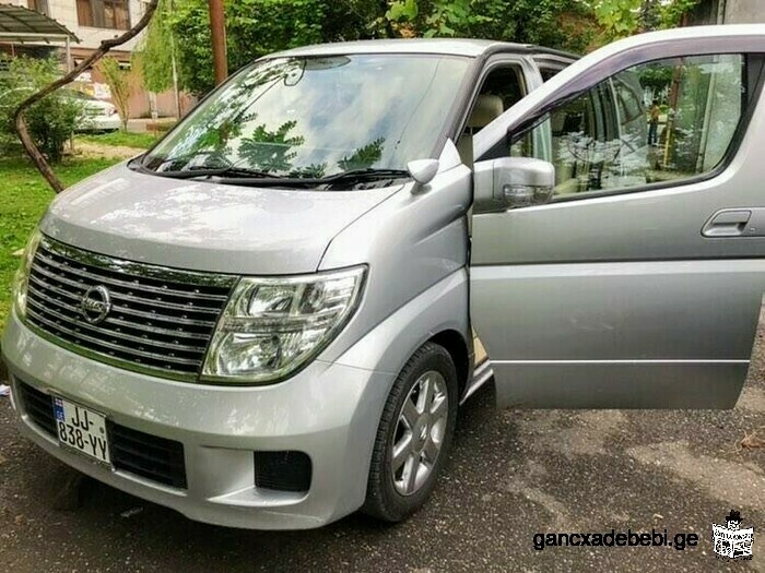 Nissan Elgrand (4x4) 2008 года.