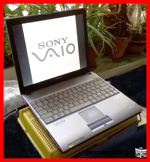 Оригинальный компактный ноутбук "Sony Vaio" лэптоп на базе процессора "Intel" с зарядным устройством