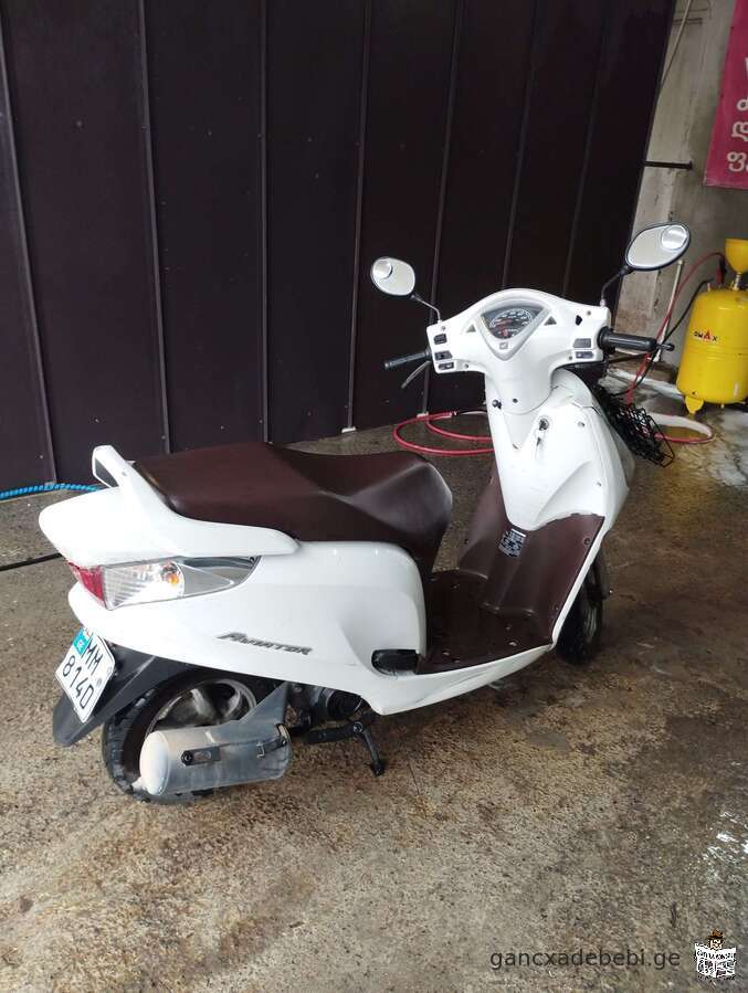 იყიდება მოპედი Honda Aviator