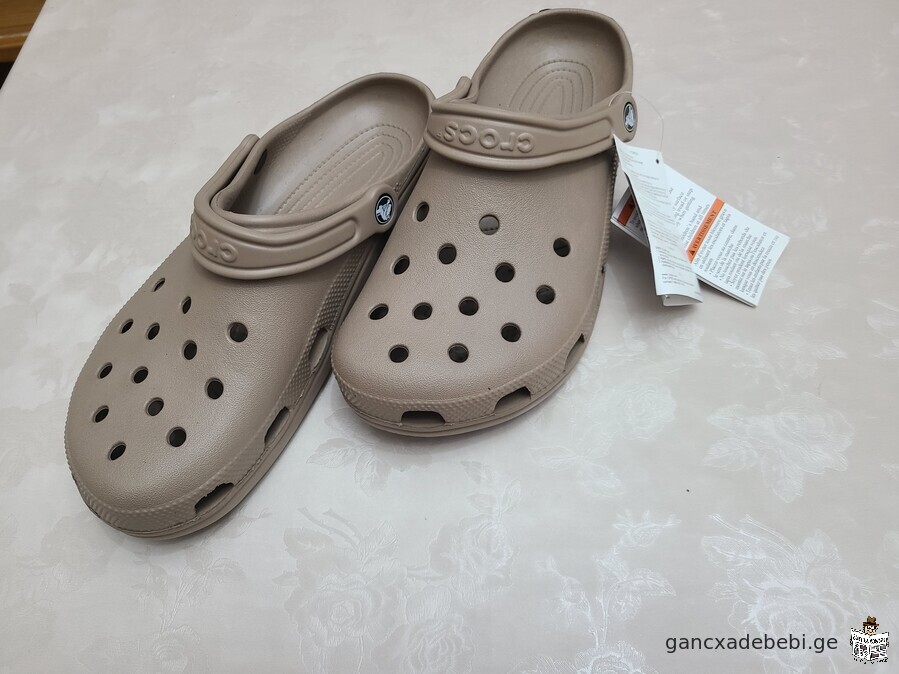 Crocs-ის სანდალები