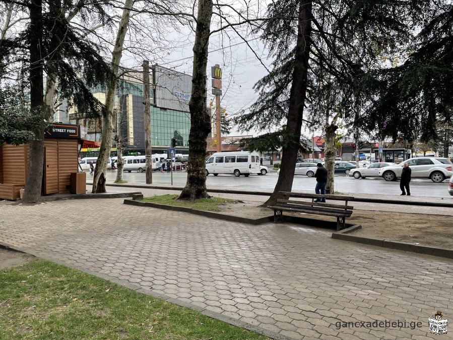 ქირავდება კომერციული დანიშნულების ფართი ქუთაისში ი. ჭავჭავაძის 58 ( მაკდონალსის წინ)