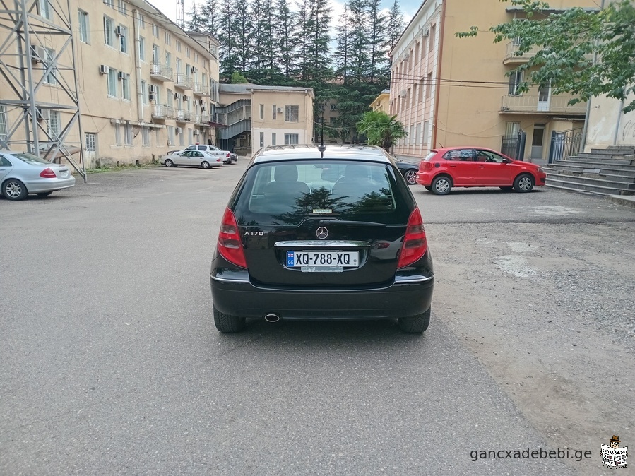 iyideba mersedesi idealur mdgomareobaSi dadis rbilad. zeTebi saburavebi da akumliatori axali Secv