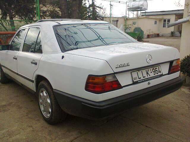 Продаю E220 mercedes benz