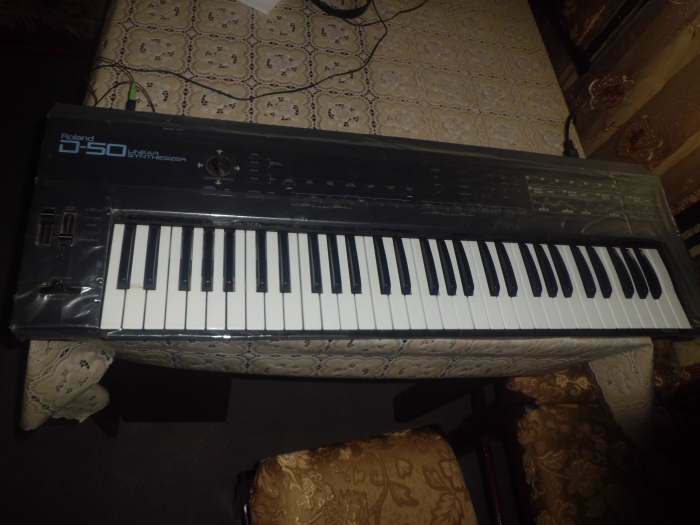 sintezator roland d50