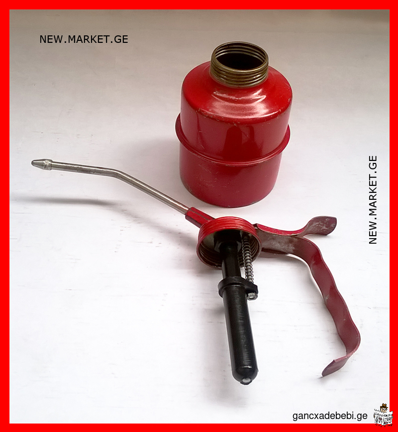Oiler grease injector grease syringe grease gun and mechanical oiler oil lubricator oilcan