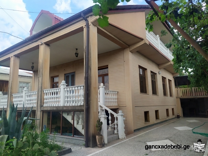 210 000$ იყიდება 3 სართულიანი სახლი ქუთაისში აღმაშენებლის გამზირთან