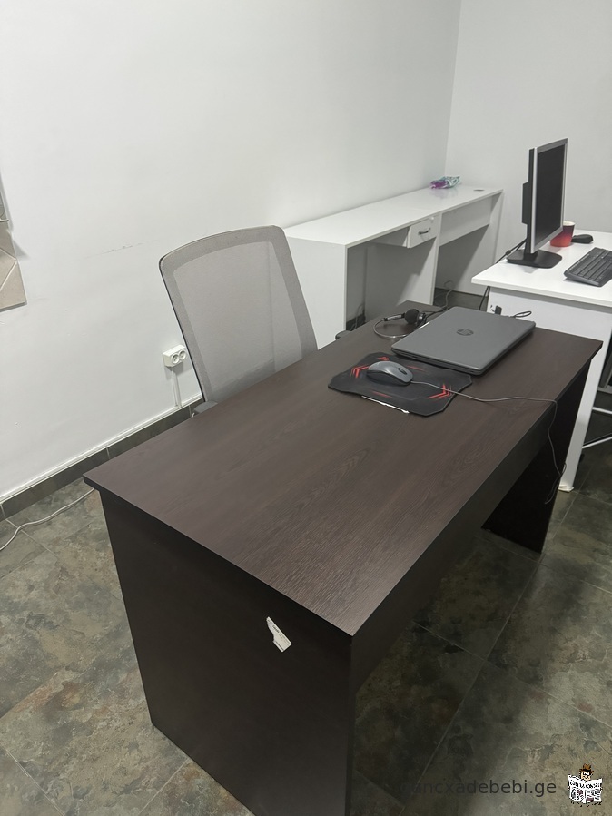 Офисные столы, стулья, диван, кулер