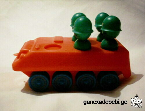 Продается бронетранспортёр игрушечный - БТР с солдатами / БТР с солдатиками / солдат Сделано в СССР