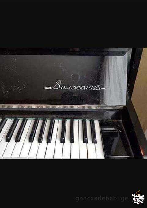 Продается пианино "Волжанка"