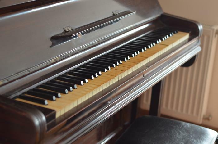 Продам антикварное немецкое пианино (Gerhard Adam - Wesel - 1828) в хорошем состоянии