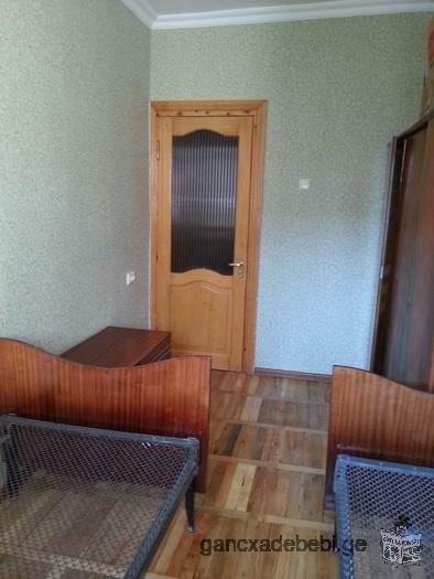 Продаётся 5 комнатная квартира в Кутаиси 100 квм. возле нового парламента
